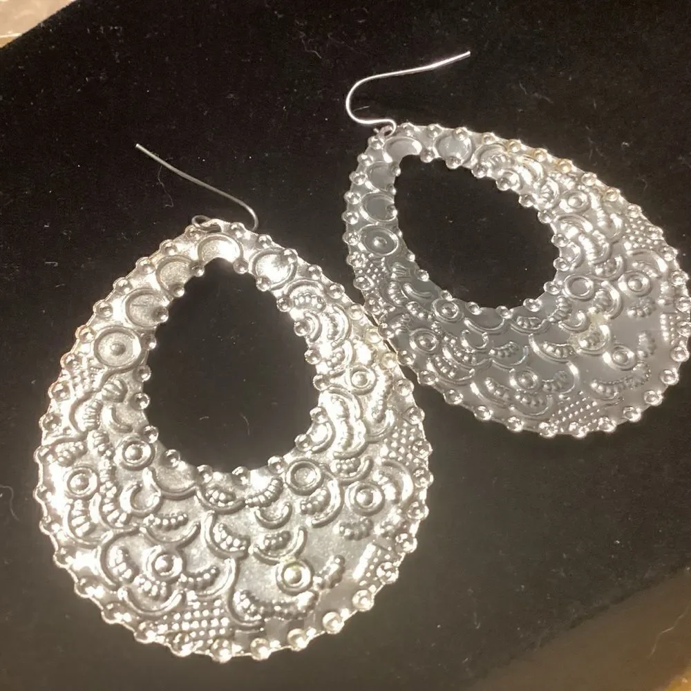 Silvertone and Green Enamel Tear Drop Pierced Earrings